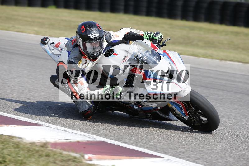 Archiv-2025/49 26.08.2025 Cornu Master School ADR/rot-rouge/311